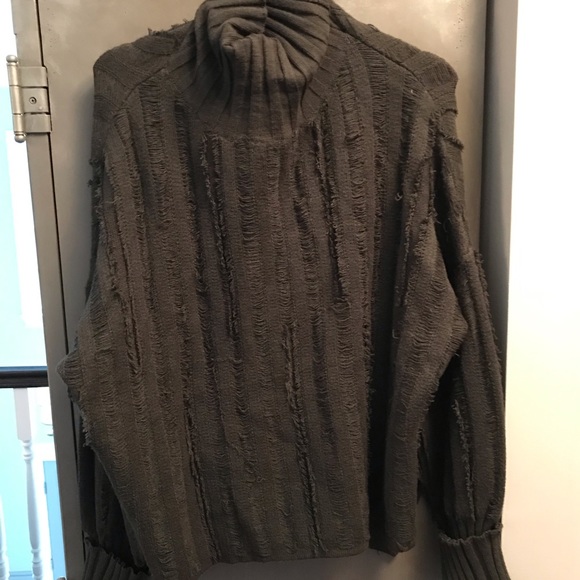 Gilli Gray oversized distressed sweater - Picture 1 of 3